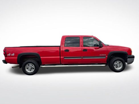 Used 2004 Chevrolet Silverado 2500 LS w/ Skid Plate Package AWD/4WD image 2