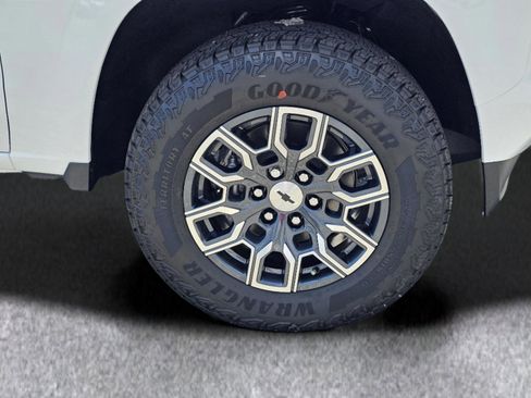 New 2025 Chevrolet Colorado Z71 w/ Z71 Convenience Package 2 image 6