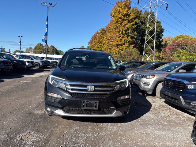 Used 2018 Honda Pilot Touring image 3