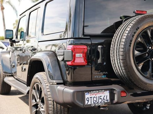 Used 2025 Jeep Wrangler Unlimited Sahara image 13