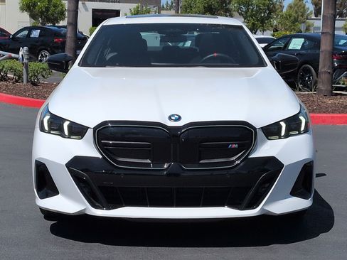 Used 2025 BMW i5 M60 w/ Premium Package AWD/4WD image 3
