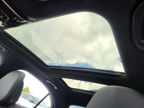 Used 2025 Mercedes-Benz C 300 4MATIC Sedan image 7