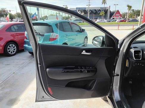 Used 2020 Kia Sportage EX AWD/4WD image 5