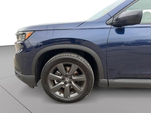 Used 2025 Honda Pilot Sport image 19