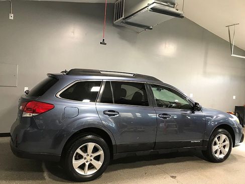 Used 2014 Subaru Outback 2.5i Premium image 3