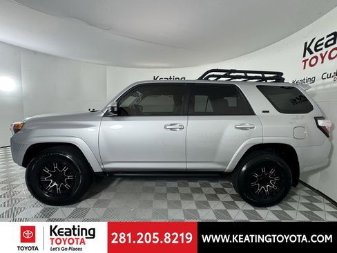 Used 2022 Toyota 4Runner SR5 image 8