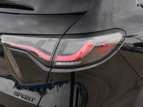 Used 2025 Honda HR-V Sport image 9