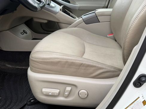 Used 2014 Toyota Prius Four w/ Solar Roof Package image 13