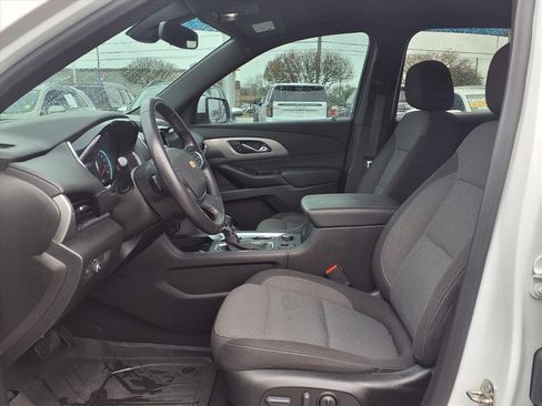 Used 2022 Chevrolet Traverse LT image 17