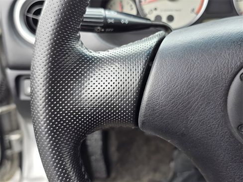 Used 2005 MAZDA MX-5 Miata LS image 24