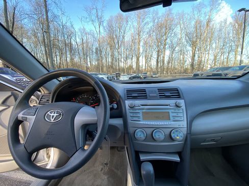 Used 2008 Toyota Camry LE image 19