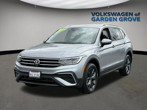Used 2023 Volkswagen Tiguan SE FWD image 4