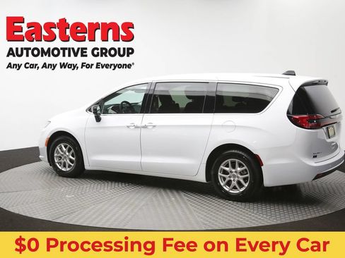 Used 2024 Chrysler Pacifica Touring-L FWD image 64
