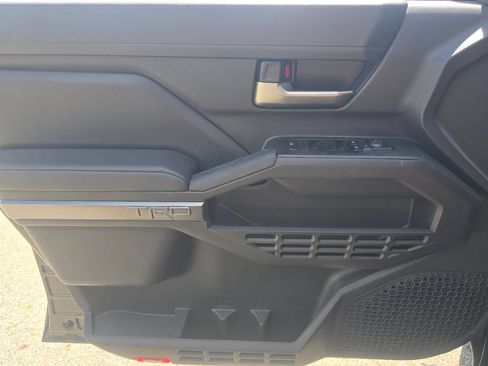 Used 2025 Toyota Tacoma TRD Sport AWD/4WD image 25