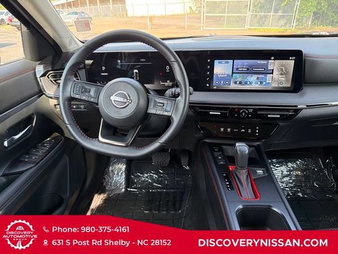 Certified 2025 Nissan Kicks SR FWD image 32