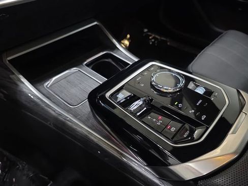 Certified 2023 BMW 760i xDrive image 22