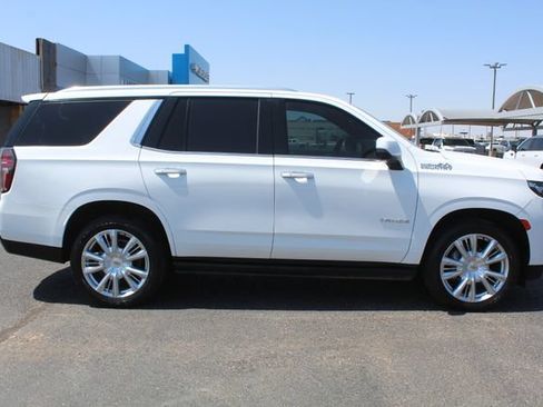 Used 2023 Chevrolet Tahoe High Country AWD/4WD image 2