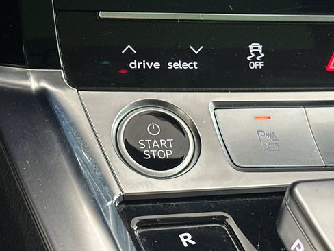 Used 2023 Audi e-tron Premium Plus w/ Premium Plus Package image 22