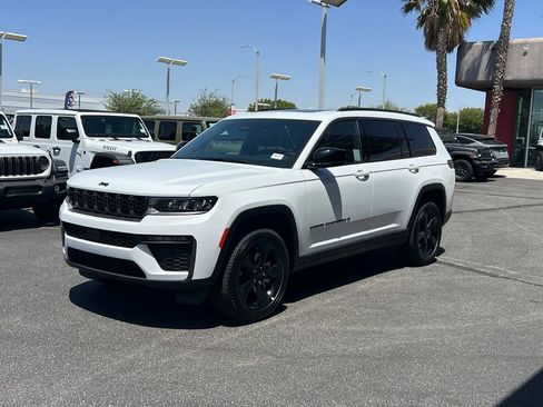 New 2026 Jeep Grand Cherokee L Limited w/ Limited Altitude Package AWD/4WD image 2