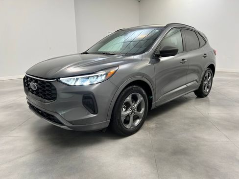 Used 2024 Ford Escape ST-Line w/ Cold Weather Package image 3