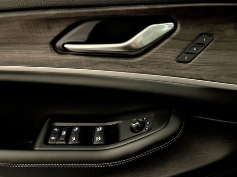 New 2025 Jeep Grand Cherokee L Limited image 15