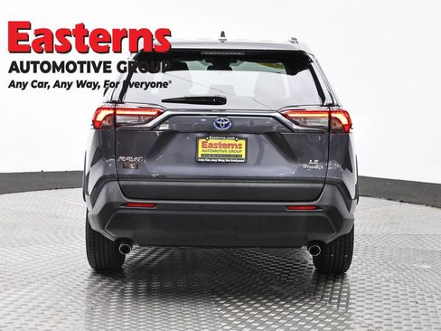 Used 2023 Toyota RAV4 LE AWD/4WD image 6