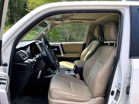 Used 2021 Toyota 4Runner SR5 Premium w/ Moonroof Package AWD/4WD image 7