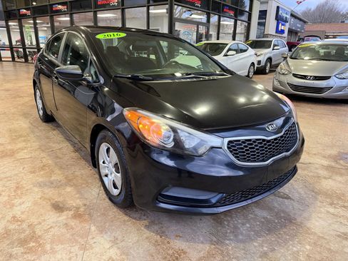 Used 2016 Kia Forte LX image 1