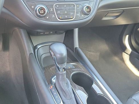 Used 2024 Chevrolet Malibu LT FWD image 17