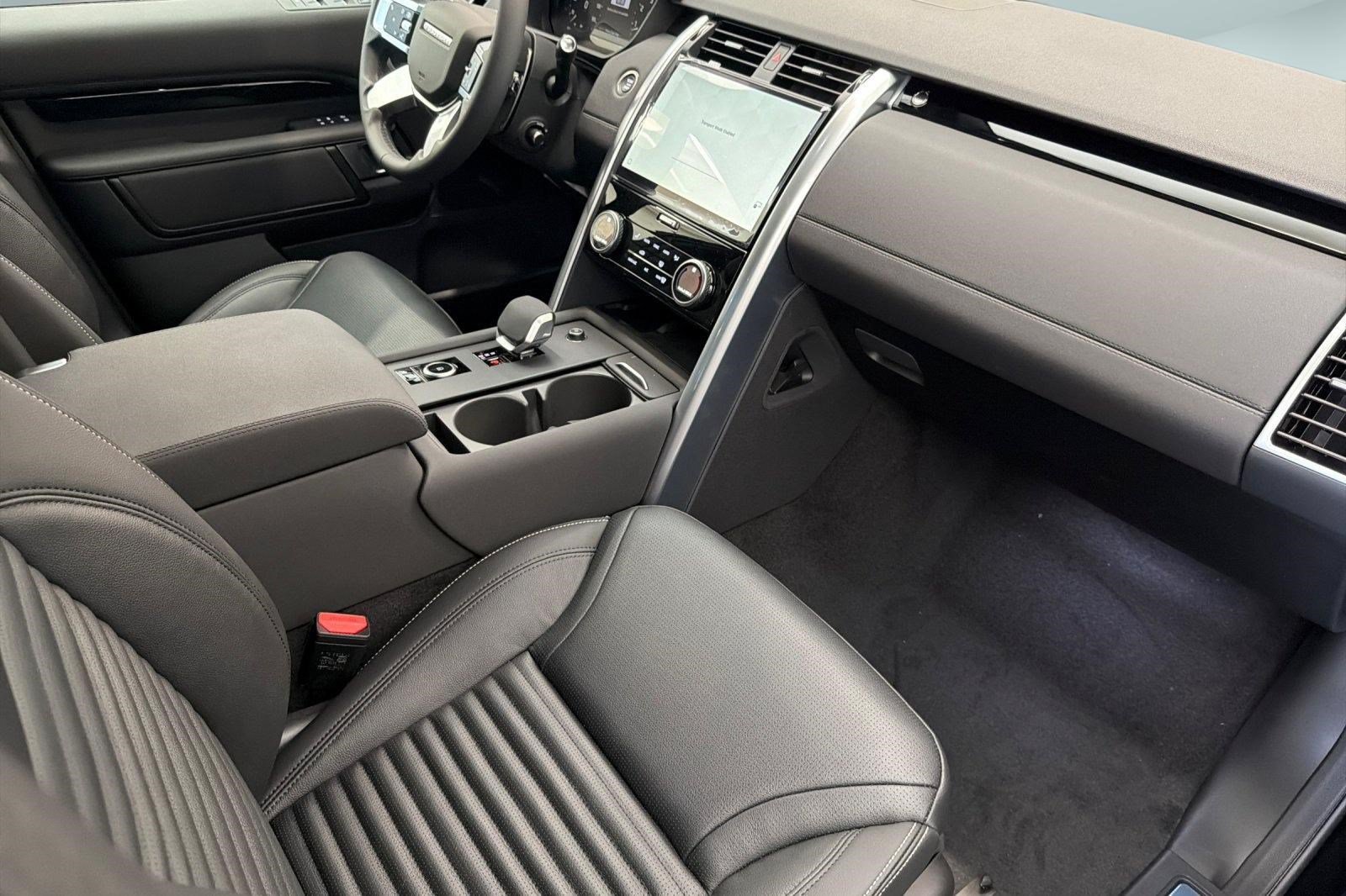 New 2026 Land Rover Discovery S AWD/4WD image 26