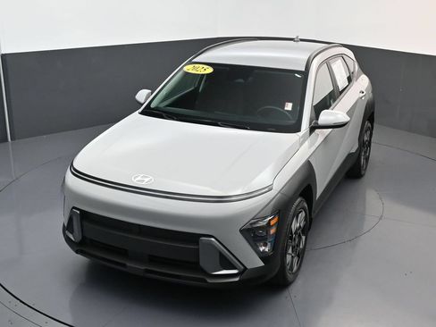 Certified 2025 Hyundai Kona SEL FWD image 21