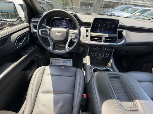 Used 2023 Chevrolet Suburban LT w/ Luxury Package AWD/4WD image 14
