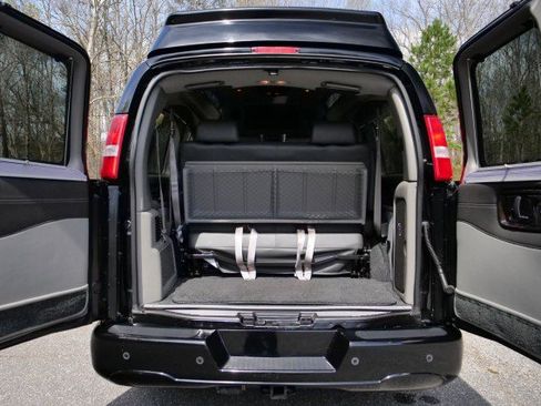 Used 2019 Chevrolet Express 2500 Explorer Conversion Van / Limi w/ Enhanced Convenience Package image 23