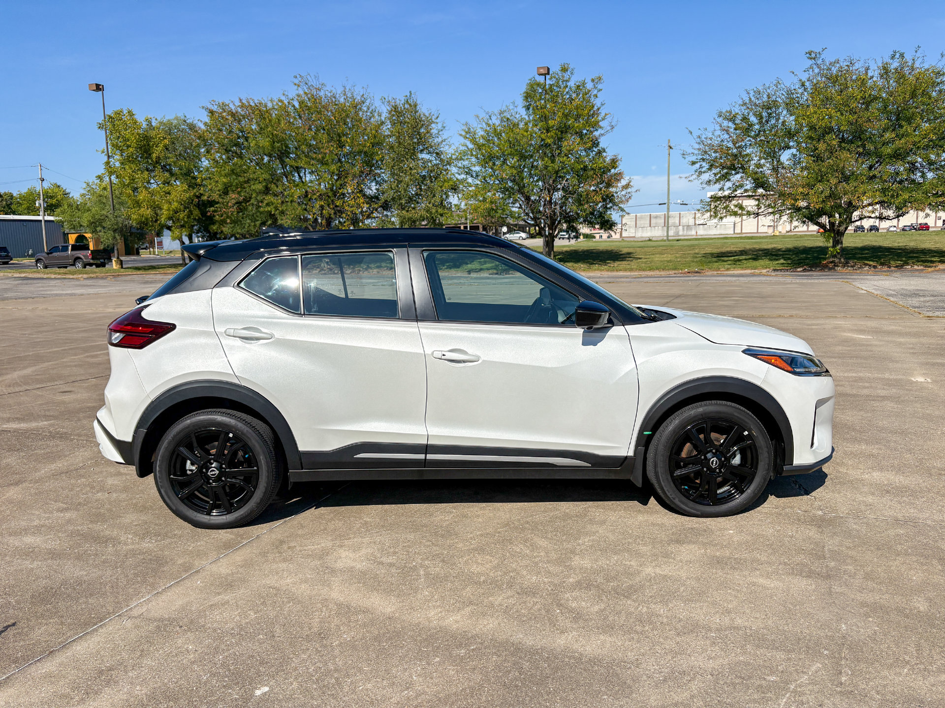 Used 2024 Nissan Kicks SR w/ SR Premium Package FWD image 13