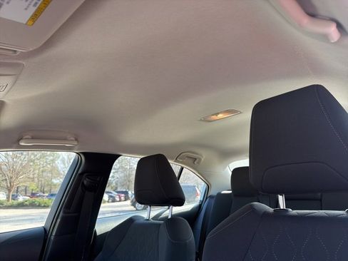 Used 2021 Toyota Corolla LE image 21