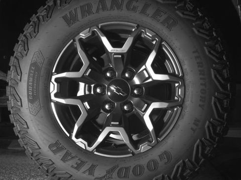 Used 2024 Chevrolet Colorado ZR2 w/ ZR2 Convenience Package III AWD/4WD image 40