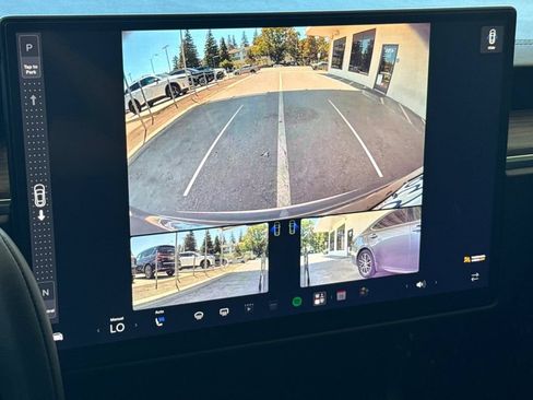 Used 2022 Tesla Model S AWD/4WD image 18