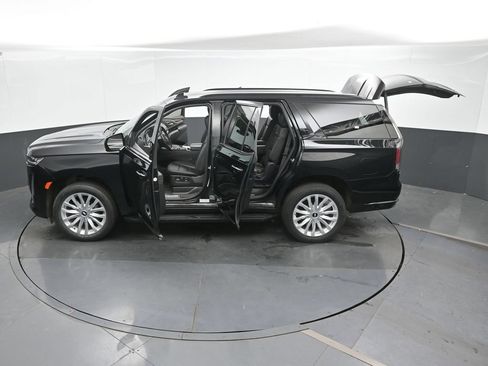 Used 2024 Cadillac Escalade Luxury AWD/4WD image 51