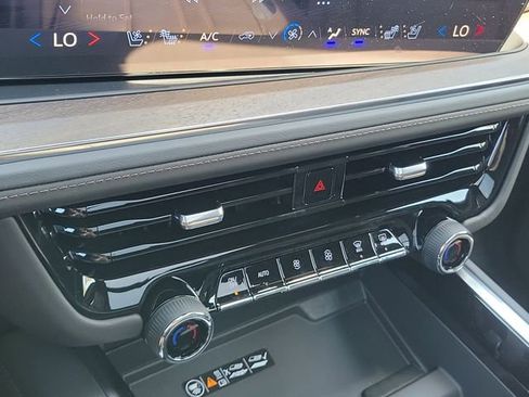 New 2026 Chevrolet Suburban High Country AWD/4WD image 33