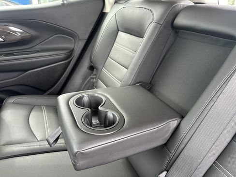 Used 2024 GMC Terrain Denali w/ Denali Premium Package AWD/4WD image 32