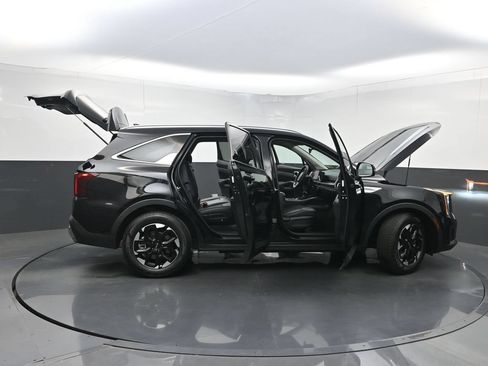 Used 2024 Kia Sorento S FWD image 37