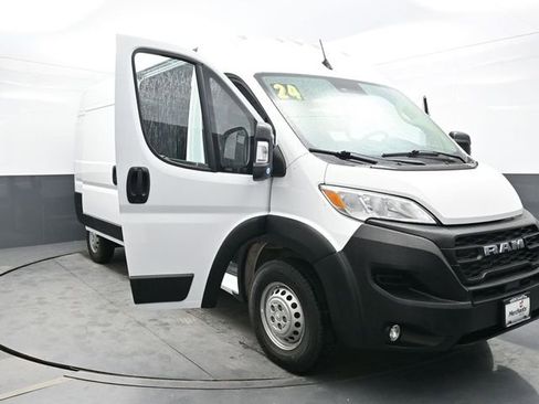 Used 2024 RAM ProMaster 2500 w/ Convenience Group FWD image 41