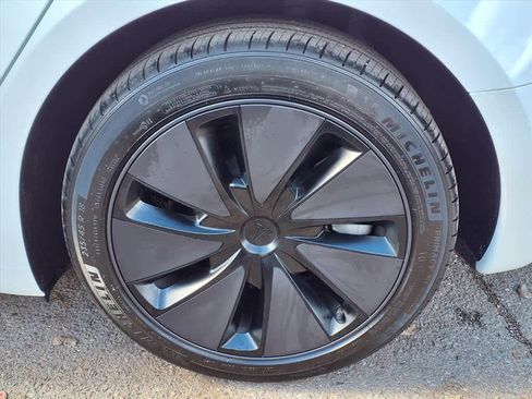 Used 2025 Tesla Model 3 Long Range image 9
