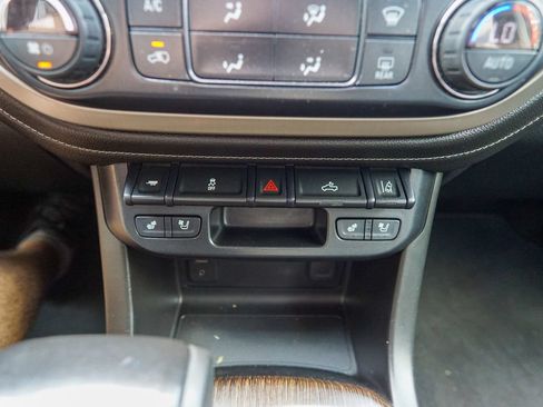 Used 2018 GMC Canyon Denali AWD/4WD image 24