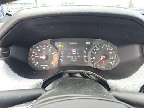 Used 2023 Jeep Compass Latitude AWD/4WD image 23