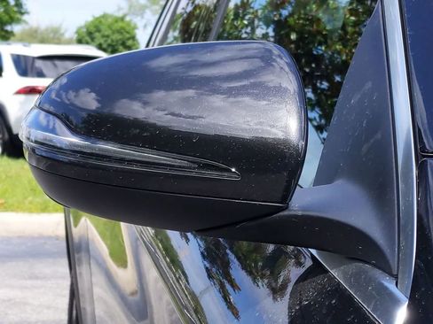 Used 2021 Mercedes-Benz GLC 300 image 9