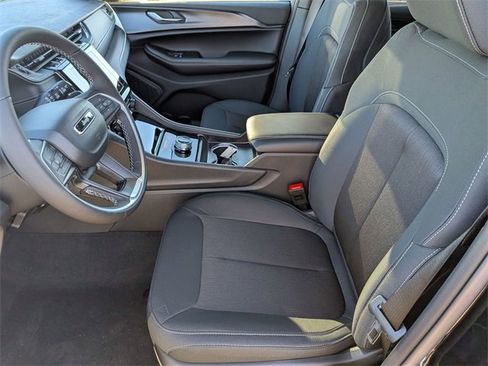 New 2025 Jeep Grand Cherokee Laredo X image 12