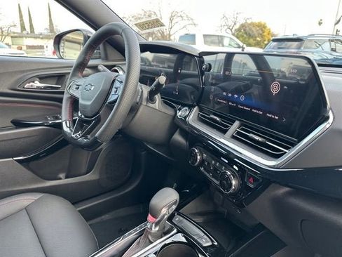 New 2026 Chevrolet Trax RS w/ Sunroof Package image 29