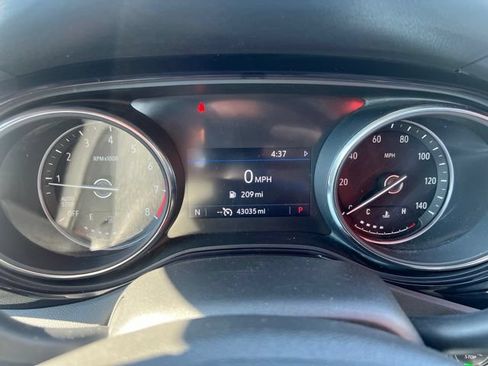 Used 2021 Buick Encore GX Select w/ Sport Touring Package FWD image 22