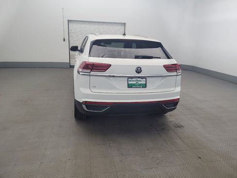 Used 2022 Volkswagen Atlas Cross Sport SE w/ Panoramic Sunroof Package FWD image 6